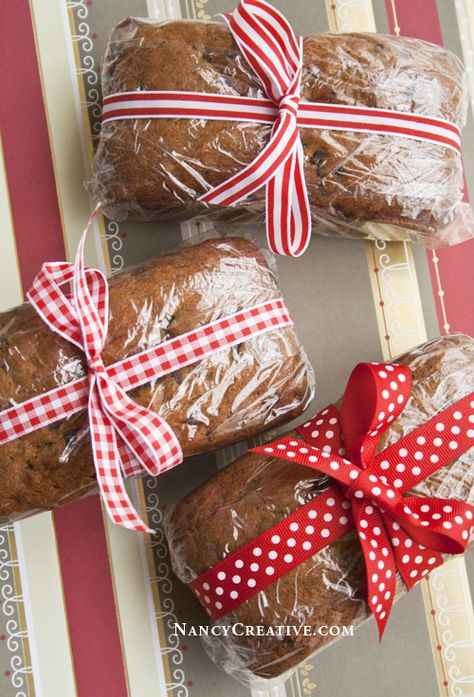 Made this for office staff gifts.  They loved it.  This recipe will make 2, 8"x4" loaves that were 3 inches tall.  Bake time was 35-40 minutes Bread Gifts, Christmas Cookies Packaging, Bake Sale Packaging, Mini Loaves, Drawing Food, Bread Packaging, Diy Food Gifts, Pumpkin Chocolate Chip Bread, Cake Wraps