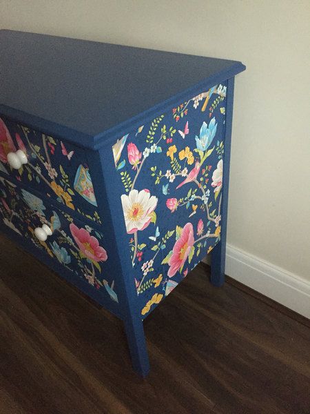 Blue Chest Of Drawers, Furniture Blue, Upcycled Furniture Diy, Vintage Chest Of Drawers, Decoupage Furniture, Vintage Dresser, Diy Furniture Renovation, Furniture Painting, Furniture Makeovers