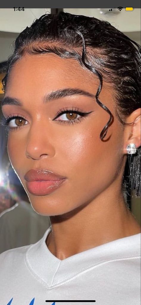 Lori Harvey Makeup, Lori Harvey Jamaica, Desired Features, Big Brown Eyes, Lori Harvey, All Things Beauty, Brown Eyes, Makeup Inspo, Quinceanera