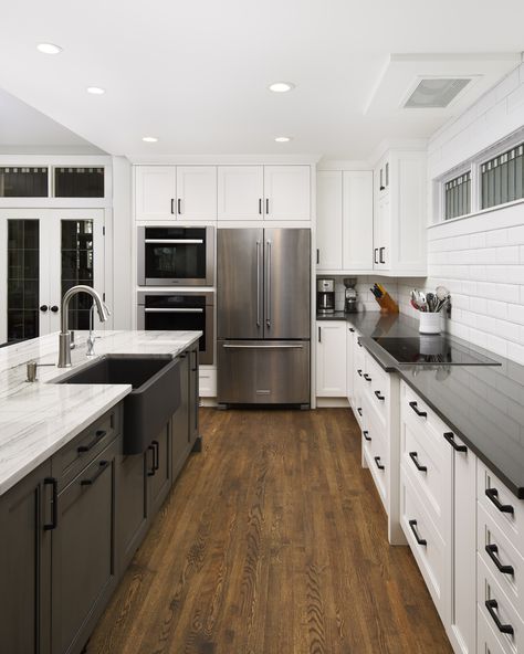 Kitchen With White And Black Cabinets, Black White And Grey Kitchen Ideas Farmhouse, Kitchen Cabinet Black Hardware, White And Grey Interior House, Black White And Grey House, Black Kitchen Cabinets With Black Hardware, Modern Kitchen Design Grey And White, Black And White Barndominium Interior, White And Grey Kitchen Farmhouse