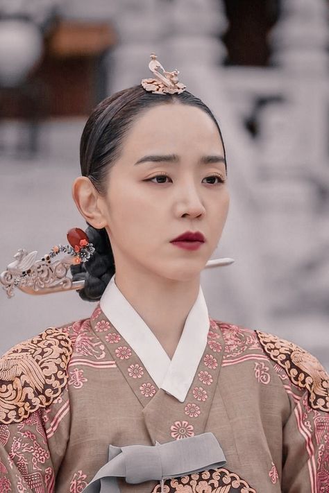 Historical Kdrama Aesthetics, Korean Royalty, Shin Hye Sun, Mr Queen, Shin Hye-sun, Korean Traditional Clothing, Korean Traditional Dress, Korean Hanbok, Historical Period