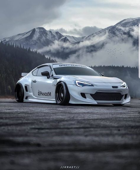 Subaru Brz Custom, Most Luxurious Car, Rolls Royce Car, Toyota Hybrid, Rich Cars, Wallpaper Luxury, Southern Maine, Car Luxury, Toyota Gt86