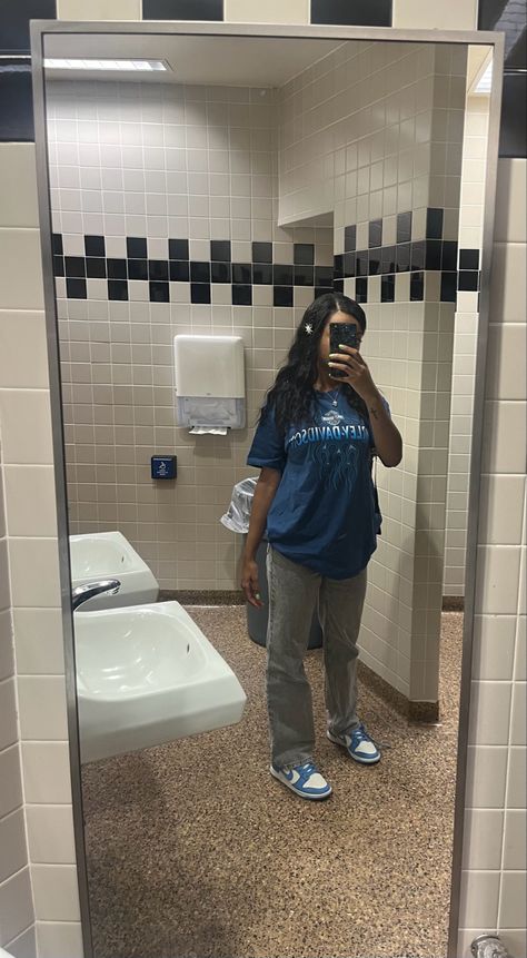 Coast Dunks, Low Dunk Outfits, Jordan Low Outfit, Nike Dunk Low Outfit Woman, Nike Dunks Outfit Woman, Low Dunks Outfit, Blue Tshirt Outfit, Dunks Blue, Dunk Low Outfit Women