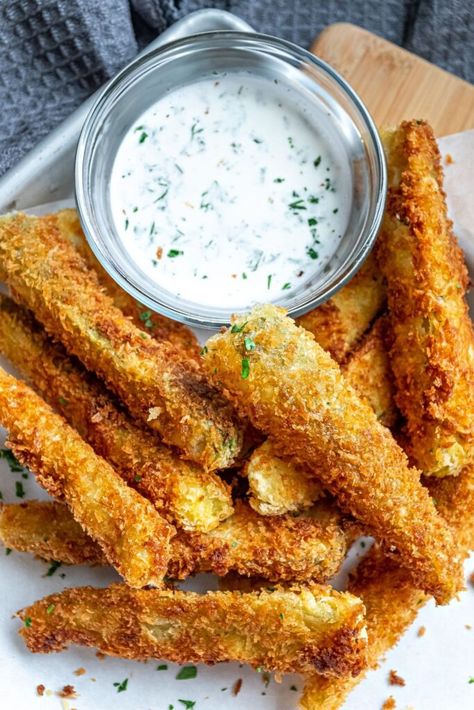 Best Fried Pickles Recipe, Best Fried Pickles, Pickles Fried, Fried Pickle Spears, Fried Dill Pickles, Deep Fried Pickles, Fried Pickles Recipe, Pickles Recipe, 100 Calorie Snacks