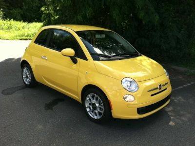 Yellow Fiat 500, Tiki Ideas, Baby Cars, 500 Fiat, Fiat 500 Car, Fiat Car, Fiat 500 Pop, Yellow Cars, Fiat 500e