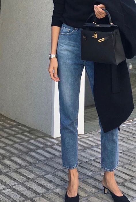 Hermes Birkin Outfit, Minimalist Moda, Look Jean, Heels Outfits, Moda Chic, Bootcut Jean, Outfit Jeans, Minimalist Chic, Mode Casual