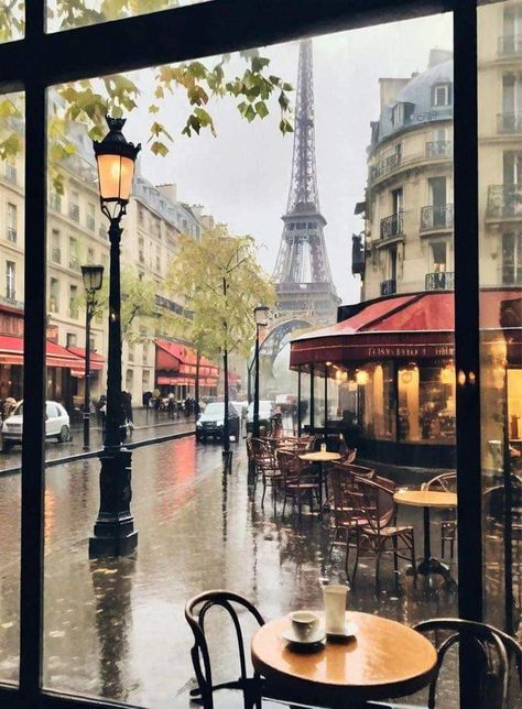 Paris Scenery, Rainy Day In Paris, Paris Dream, France Aesthetic, Paris Vibes, Day In Paris, Parisian Life, Paris Pictures, Paris Aesthetic