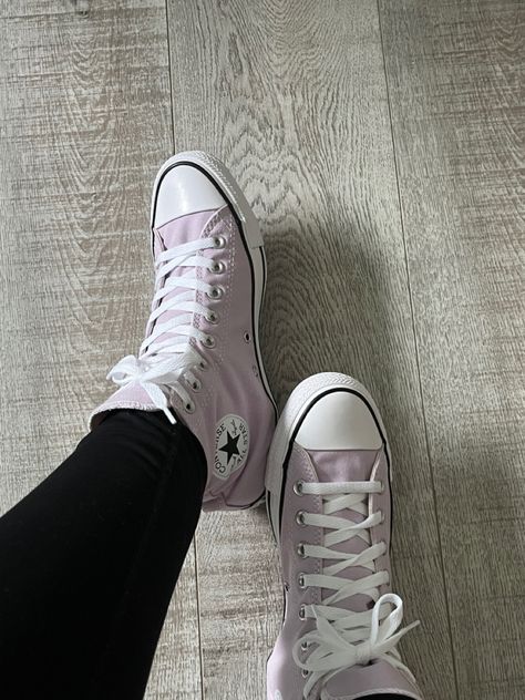 Light Purple Converse, Purple Converse, Tour Outfits, Chuck Taylor Sneakers, Christmas Wishlist, Quince, Cute Shoes, Converse Sneaker, Drawing Ideas