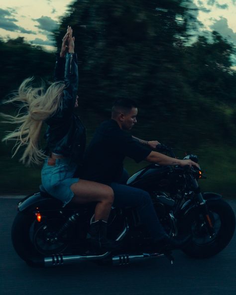 “let’s go for a ride” chasing blue hour with Laura & Javier 🌌 - keywords: Florida photographer, couples photographer, cinematic photographer, motorcycle photoshoot, aesthetic couple, Pinterest inspo, traveling photographer, capturing couples in love, ride or die, edgy couples photoshoot, motorcycle couple, Harley Davidson, looks like a movie, engagement photoshoot, orlando photographer, Florida couples photographer #orlandophotographer #motorcyclephotoshoot #hawaiiphotographer #pnwphotogra... Photoshoot Motorcycle, Harleys In Hawaii, Motorcycle Photoshoot, Motorcycle Photo Shoot, Motorcycle Couple, Photoshoot Aesthetic, Hawaii Photographer, Aesthetic Couple, Blue Hour