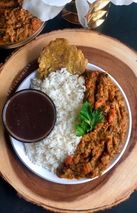 Plant Based Blogger on Instagram: “⁣ ⁣ Legim (Legume) is a Haitian dish of mixed vegetables that are cooked with meat, usually beef, then mashed and served over rice. I have…” Haitian Dinner, Haitian Legume, Bone Apple Tea, Haitian Food Recipes, Island Food, Mixed Vegetables, Yummy Yummy, Food Culture, Food Cravings