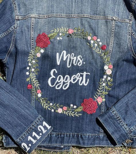 Michaela Tracey on Instagram: “💍 12•11•21 💍 I loved creating this jacket for a beautiful bride! If you know someone who would love a jacket similar to this for their…” Denim Jacket Wedding, Bridal Denim Jacket, Bride Denim Jacket, Colbie Caillat, Bride Jacket, Light Wash Denim Jacket, Fitted Denim Jacket, Bridal Jacket, Wedding Jacket