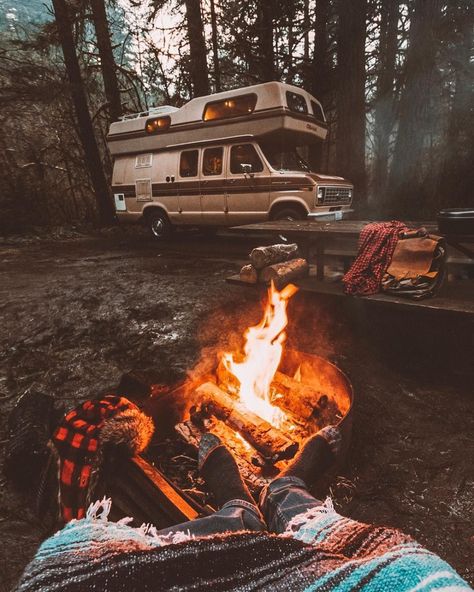 Camping Inspiration, Camping Vibes, Camping Photography, Camping Aesthetic, Adventure Aesthetic, Travel Van, Camping Life, Go Camping, Outdoor Life