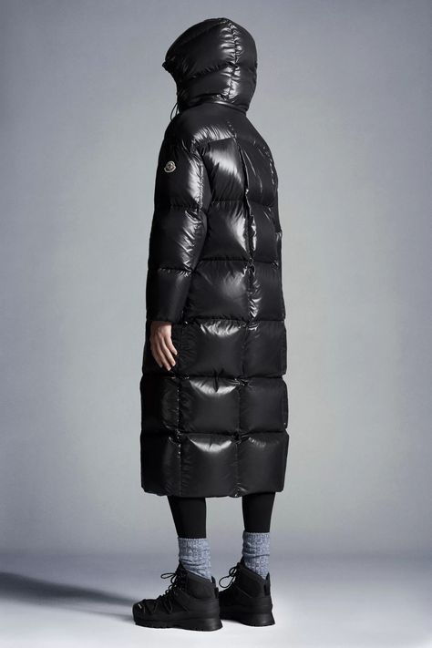 Black Parnaiba - Long Down Jackets for Women | Moncler US Chubby Men Fashion, Long Down Jacket, Chubby Men, Bubble Coat, Parka Vest, Long Down Coat, Long Puffer Coat, Moncler Jacket, Long Parka