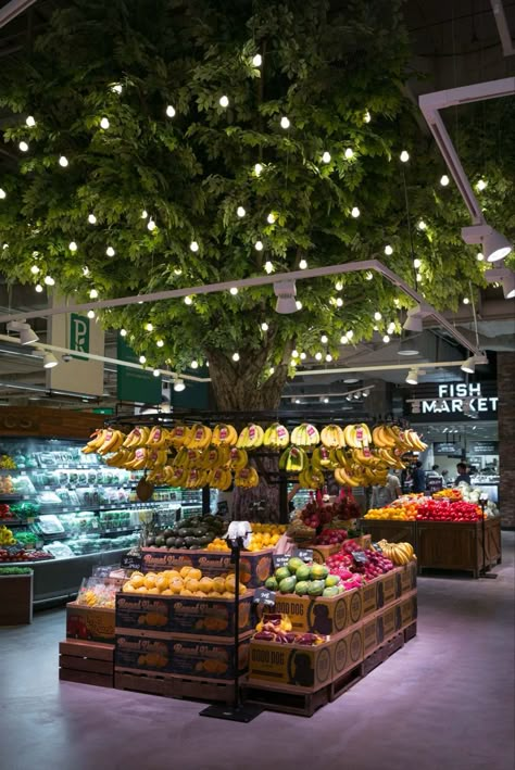 Produce Store Design, Luxury Grocery Store Design, Shop In Shop Design Retail, Zero Waste Store Interior, Hypermarket Design, Grocery Design, Supermarket Design Interior, Fruit Store, Fruit And Veg Shop