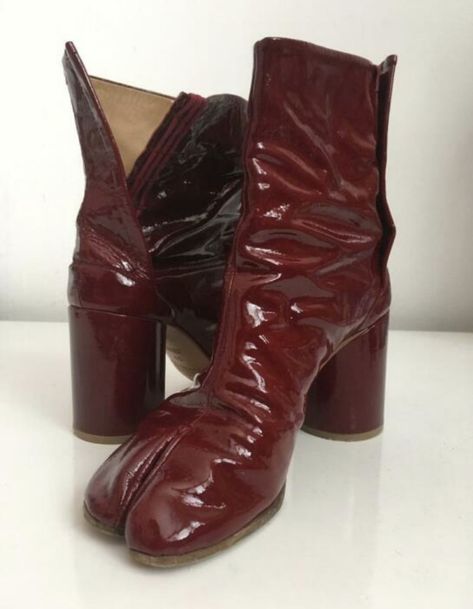 July Fashion, Tabi Boots, Make Up Inspo, Style 2023, Boot Camp, Martin Margiela, Burgundy Red, I Dress, Aesthetic Pictures