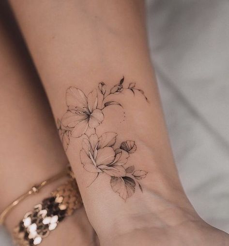 Elegant Tattoos Wrist, Minimal Forearm Tattoos For Women, Tattoos That Go Around Your Arm, Delicate Women Tattoos, Delicate Flower Tattoos For Women, Watercolor Wrist Tattoos For Women, Elegant Forearm Tattoos For Women, Classy Wrist Tattoos For Women, Floral Wrist Tattoos For Women