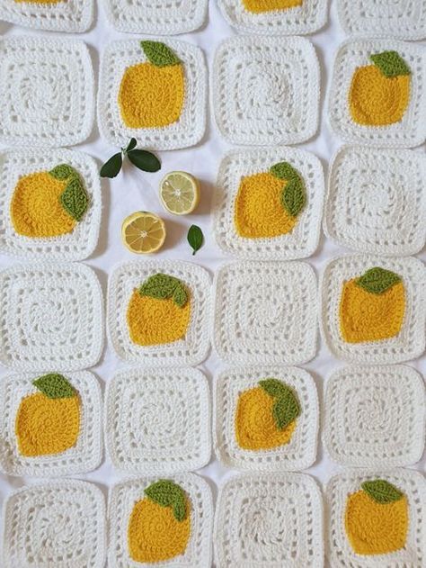 Yellow Granny Square Blanket, Pie Granny Square, Squares Blanket, Square Cardigan, Yarn Ideas, Knit Projects, Blanket Crochet Pattern, Crochet Blanket Designs, Crochet Fun