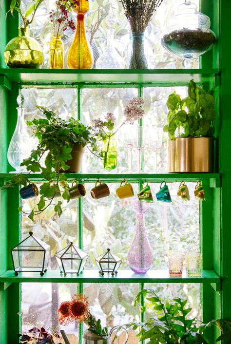 Kitchen Window Dressing, Green Cabinet, Open Cabinet, Deco Boheme Chic, Windowsill Garden, Window Shelves, Balkon Design, Bohemian Kitchen, Justina Blakeney