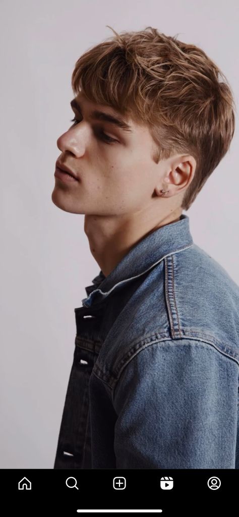 James Edward, Jaw Line, Men Haircut Styles, Boy Aesthetic, Blonde Model, Man Crush, Haircuts For Men, Hair Highlights, Hair Ideas