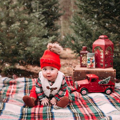 She’s the absolute cutest 😍🎄 . . #familyphotography #connecticut #connecticutchildphotographer #ctchildphotography #bestchildphotographer… Holiday Mini Session Ideas, Mini Session Ideas, Cozy Outfit Ideas, Setup Inspiration, Outfit Outdoor, Winter Session, Holiday Mini Session, Christmas Mini Sessions, Outdoor Holidays