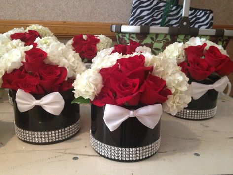 James Bond-themed short centerpieces with bow ties. Short Centerpieces, James Bond Party, James Bond Theme, Hollywood Party Theme, Hollywood Theme, Elderly Home, Hollywood Party, Video Games For Kids, Centerpiece Ideas