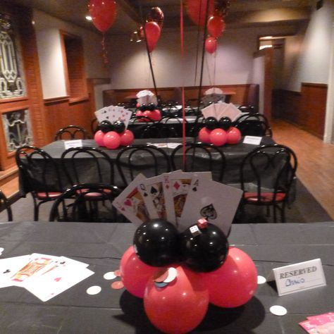 rosielloons Balloon Wedding Centerpieces, Casino Themed Centerpieces, Casino Party Games, Casino Theme Party Decorations, Balloon Wedding, Casino Party Decorations, Casino Decorations, Casino Royale Party, Chips Ahoy