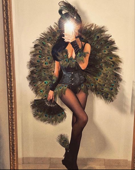 Peacock Halloween Costume, Peacock Halloween, Amber Scholl, Turkey Costume, Peacock Costume, Matching Halloween Costumes, Matching Halloween, Halloween Inspo, Costume Outfits