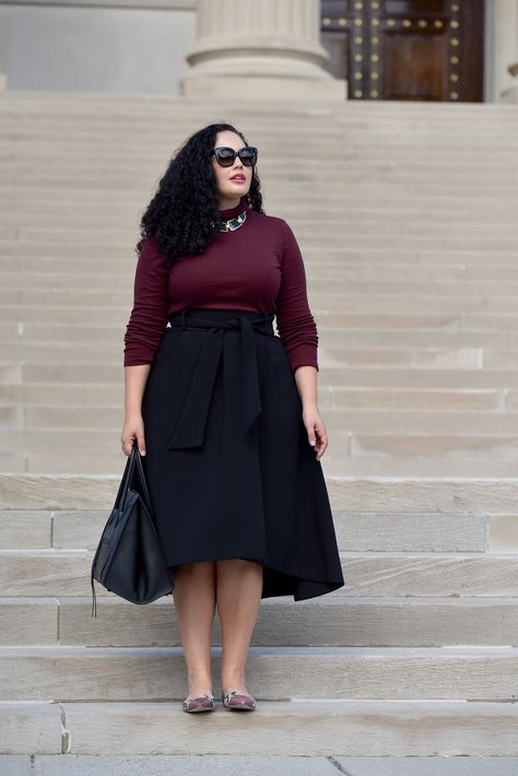 How to Pull off Skirts and Dresses with Flats via @GirlWithCurves https://girlwithcurves.com/how-to-pull-off-skirts-and-dresses-with-flats #outfits #style #fashion #blogger Plus Size Work Outfits, Modest Plus Size Fashion, Apostolic Style, Dress With Flats, Late 30s, Formal Women, Corporate Goth, Outfit Plus Size, Plus Size Work