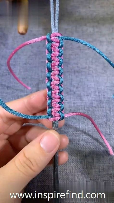 💕Simple but beauful diy bracelet! [Video] | Diy friendship bracelets patterns, Diy bracelets easy, Diy crafts jewelry Simpul Makrame, Hadiah Diy, Kraf Kertas, Diy Bracelets Tutorials, Knots Diy, Rope Crafts Diy, Diy Friendship Bracelets Patterns, Diy Bracelets Easy, Rope Crafts