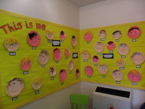 A simple but effective 'This is me' display. This Is Me Display Eyfs, Welcome To Reception Class Display, Nursery Welcome Display Boards, Ourselves Eyfs Activities, Marvelous Me Preschool Ideas, Classroom Welcome Display, All About Me Display Eyfs, Display Boards, Nursery Classroom Ideas