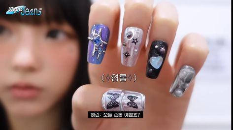 Newjeans Nails Kpop, Nwjns Nails, Xg Nails Kpop, Newjeans Nail Art, Newjeans Nails Designs, Koop Nails, Idol Nails Kpop, New Jeans Nails Kpop, K Pop Inspired Nails