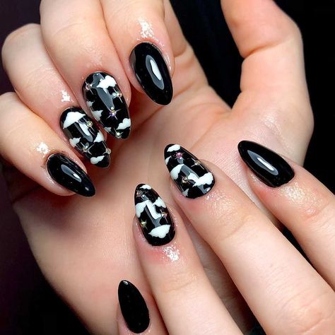 Black Cloud Nails, Nails Clouds, Cloud Nails, Tutorial Eyeshadow, Butterfly Nail Designs, Sharp Nails, Mens Nails, Nail Vinyls, Sky Nails