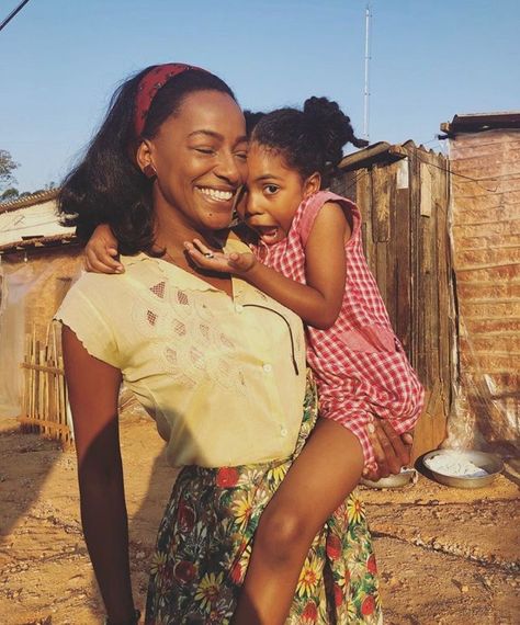 African Femininity, Brazilian People, Black Joy, Black Motherhood, I Love Being Black, Photographie Portrait Inspiration, Black Photography, Black Femininity, Black Excellence