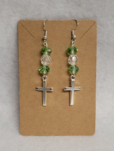 Silver-tone cross earrings with clear and green bead accents Bunny Treats, Angel Earrings, Beaded Cross, Cross Earrings, Green Bead, Diy Earrings, Diy Beads, Making Jewelry, Diy Jewellery