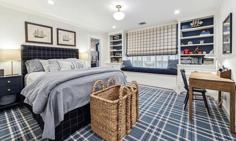 Preppy Boys Room, Teddy Bedroom, Preppy Boy, Hunter Room, Boy Rooms, Beach House Bedroom, Big Kids Room, Boys Rooms, Twin Bedroom