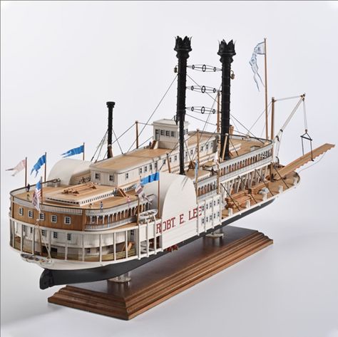 Robert E. Lee, Mississippi Riverboat (Amati, 1:150) - Amati Model Kits & Tools New Albany Indiana, Wooden Model Boats, Model Ship Kits, Scale Model Ships, Boat Kits, Great River, Train Sets, River Boat, Boat Plans