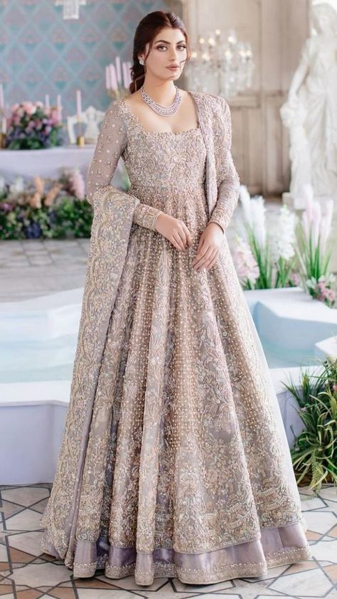 Bridal Anarkali Dress, Engagement Anarkali Suits, Reception Dress Ideas Indian, Pakistani Wedding Outfits Bride, Reception Indian Bride, Engagement Gowns Indian Brides, Baraat Dress Pakistani Bridal Wear, Anarkali Ideas, Waleema Dress