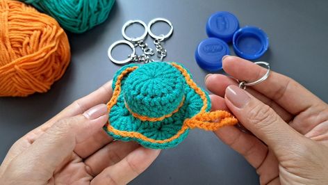 Crochet With Bottle Caps, Plastic Bottle Caps, Granny Square Crochet Patterns Free, Crochet Gift, Bottle Top, Square Crochet, Crochet Keychain, Bottle Caps, Plastic Bottle