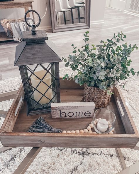 Simple Farmhouse Living Room, Diy Farmhouse Ideas, Coffee Table Decor Living Room, Farmhouse Living Room Decor Ideas, Tafel Decor, Deco Table Noel, Decoration Shabby, Modern Farmhouse Living, Table Decor Living Room