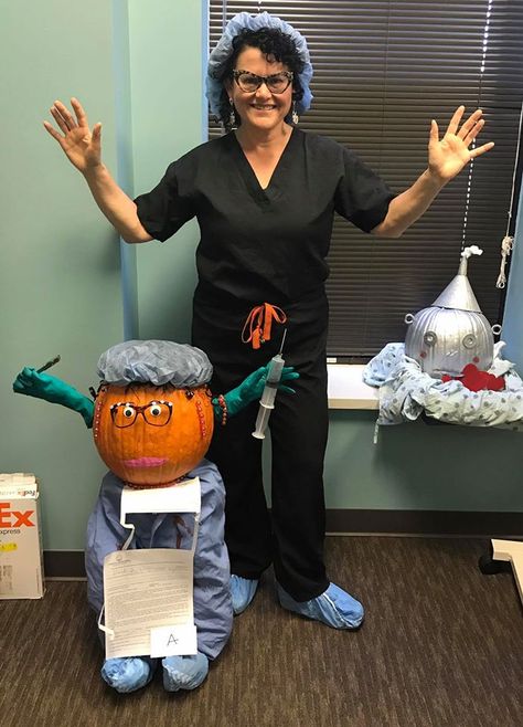 Healthcare Pumpkin Decorating, Pumpkins Decorated, Creative Pumpkin Decorating, Pumpkin Decorating Contest, Pumpkin Contest, Halloween Pumpkin Designs, Creative Pumpkins, Halloween Crafts Decorations, Halloween Costumes Friends