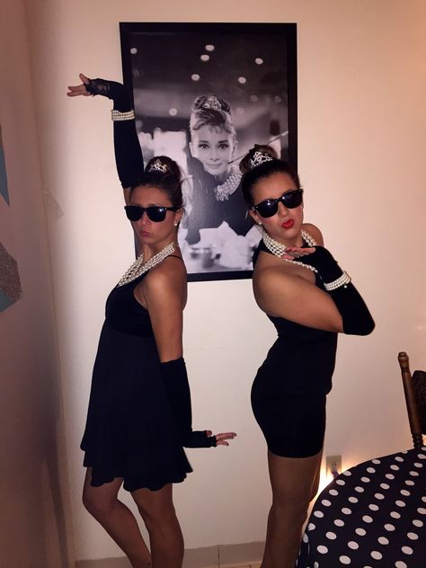 Audrey Hepburn Halloween Costume #HalloweenCostume #AudreyHepburn #DIYAudreyHepburn #AudreyHepburnCostume Aubrey Hepburn Costume Halloween, Audrey Hepburn Halloween, Audrey Hepburn Halloween Costume, Halloween Costumes College, College Life, Audrey Hepburn, Halloween Costume, Fantasia, Halloween