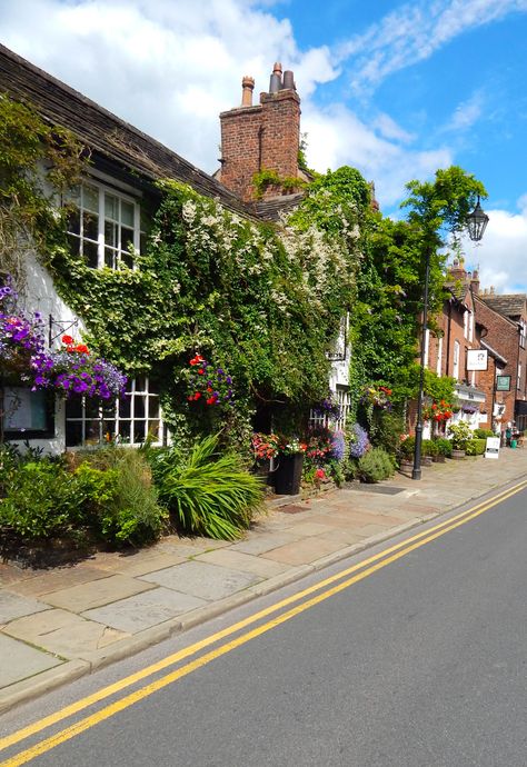 Prestbury, Cheshire, England, UK — FUCKITANDMOVETOBRITAIN English Cities, Berkshire England, Uk Life, Cheshire England, Uk Holiday, Moving To New Zealand, British Architecture, Garden Modern, English Village