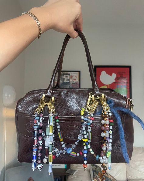 Inspiration for the bag charm drop on 9/30 ❤️ Birkin Purse, Beads Purse, Purse Keychain, Beaded Bag, Jane Birkin, Bag Charms, Beaded Purses, Purse Accessories, Beaded Bags