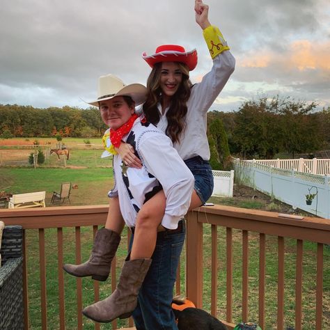 Woody And Jesse Costume Couple, Jesse And Woody Costume Couple, Jessie And Woody Costumes Couple, Woody And Jesse Costume, Jesse Costume, Halloween Costumes Redhead, Jessie Cosplay, Jessie Halloween Costume, Jessie Halloween