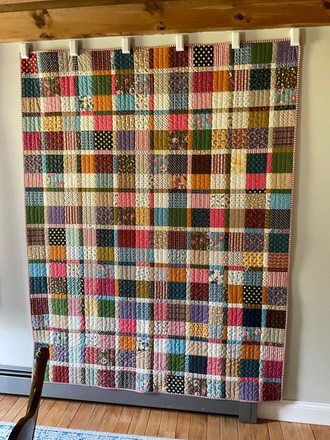 Scrap Quilt Patterns Free Simple, Plaidish Quilt, Quilt Free Pattern, Layer Cake Quilt Patterns, Fun Watch, Modern Quilt Blocks, Quilting Videos, Scrappy Quilt Patterns, Plaid Quilt