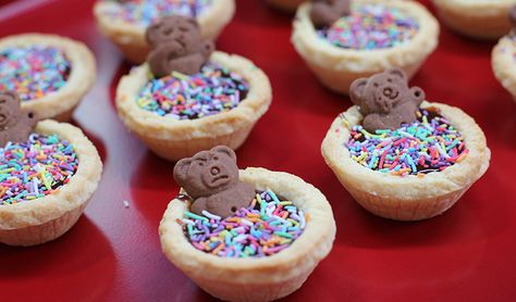 Tiny Teddy Chocolate Tarts Tiny Teddy Cupcakes, Teddy Bear Party Food Ideas, Teddy Biscuits, Easy Bake Sale Ideas, Bake Sale Sign, Bake Sale Desserts, Lemon Bar Cookies, Bake Sale Flyer, Thickened Cream