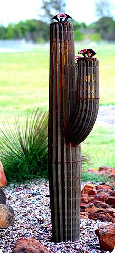 Yard Art Southwest Style | Flickr - Photo Sharing! Yard Sculptures, Birdhouses Rustic, Front House Landscaping, Welding Art Projects, Diy Yard, Southwestern Design, Metal Yard Art, Southwestern Decorating, Garden Art Sculptures