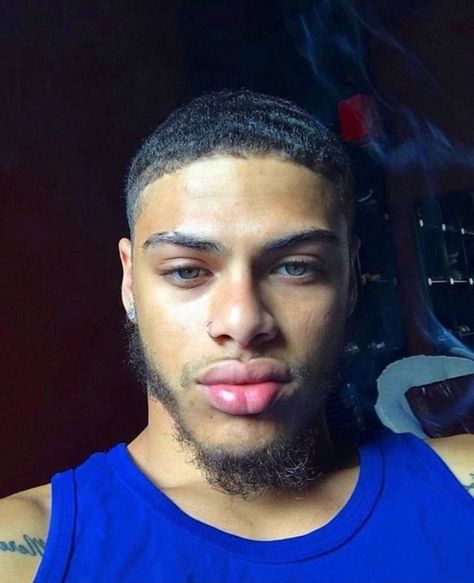 Instagram: realrobwest Guys With Green Eyes, Mixed Guys, Light Skin Men, Cute Black Guys, Black Boys, Boy Hairstyles, Light Skin, A Face, Green Eyes