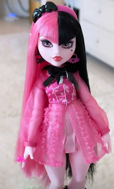 Gen 3 Draculaura Doll, Monster High Gen 3 Dolls, Gen 3 Monster High, New Draculaura Doll, Gen 3 Draculaura, G3 Draculaura Doll, New Draculaura, Draculaura Gen 3, Monster High Gen 3