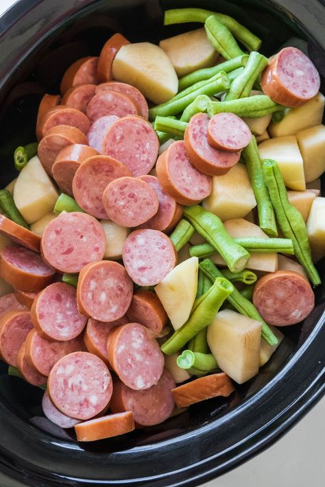 Busy Night Dinners Families Crock Pot, Sausage Green Beans And Potatoes, Potatoes And Kielbasa, Crockpot Kielbasa, Sausage Green Beans, Sausage Crockpot Recipes, Crockpot Green Beans, Beans And Potatoes, Sausage Crockpot